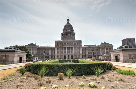 The Texas State Capitol Building 16166621 Stock Photo at Vecteezy