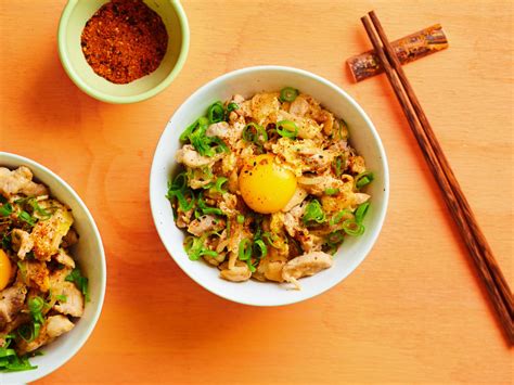 Oyakodon (Japanese Chicken and Egg Rice Bowl) Recipe