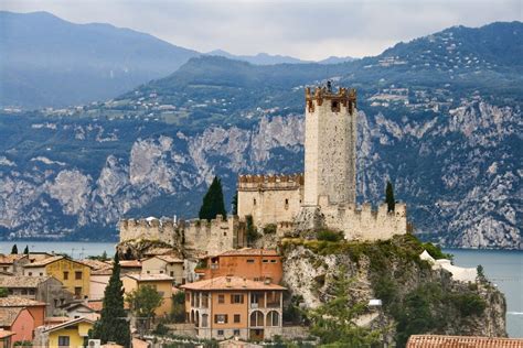 Boogie Man Journal: 10 of the Most Beautiful Castles in Italy