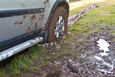 How to Get a Car Unstuck from Mud - Defensive Driving