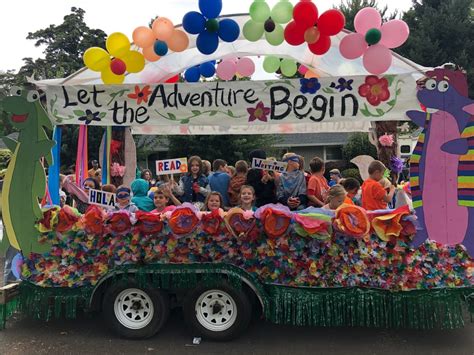 2019 Homecoming Float “Best Representation of Theme” Award – Victor Point