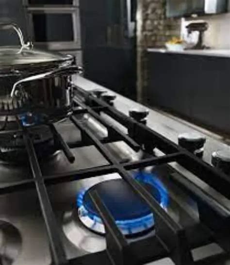 Whirlpool Gas Stove Igniter Keeps Clicking – What Can I Do?