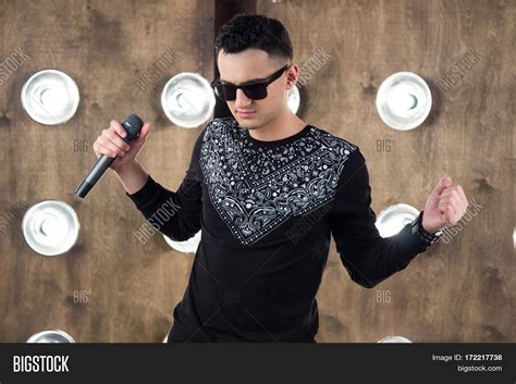 Male Rock Singer Image & Photo (Free Trial) | Bigstock