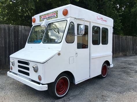 Vintage Ice Cream Truck | Classic cars vintage, Ice cream truck ...