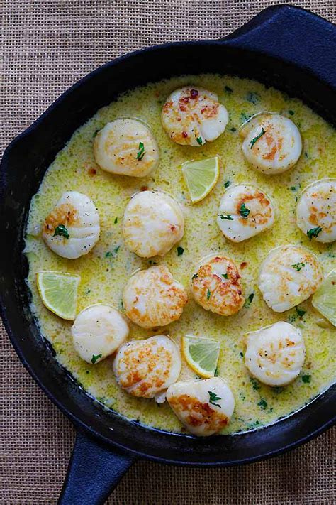 Creamy Garlic Scallops | Easy Delicious Recipes