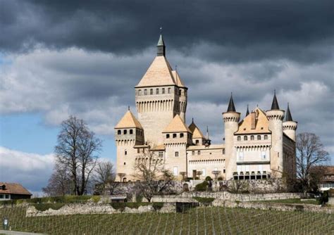 Explore the Best Castles in Switzerland That You'll Love - Travelila