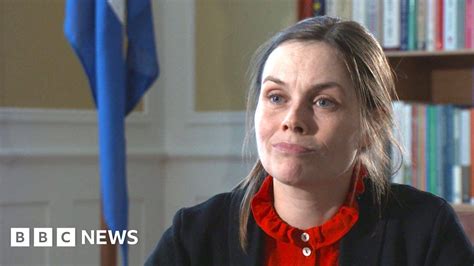 Brexit: Iceland's PM Katrín Jakobsdóttir voices no-deal concern - BBC News