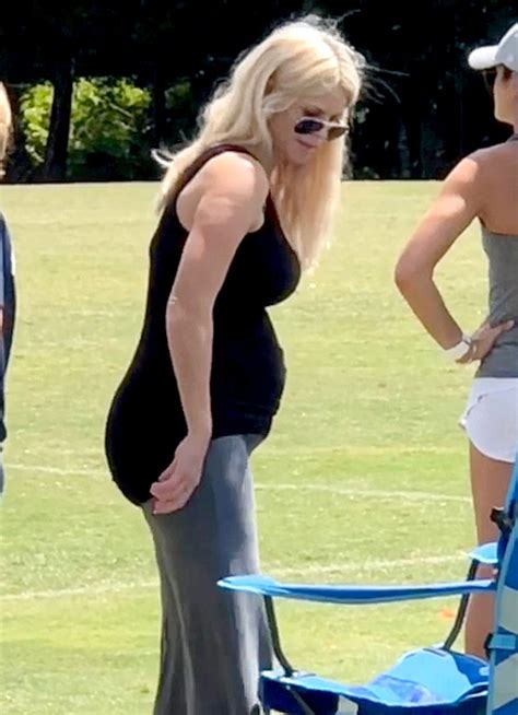 Tiger Woods’ Ex-Wife Elin Nordegren Debuts Baby Bump: Photos