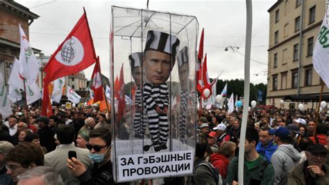 Russia protesters demand Putin's resignation - CNN