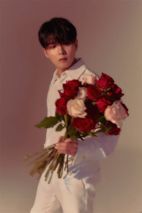 Ryeowook Super Junior Dipenuhi Bunga Mawar di Teaser Terbaru untuk “A ...