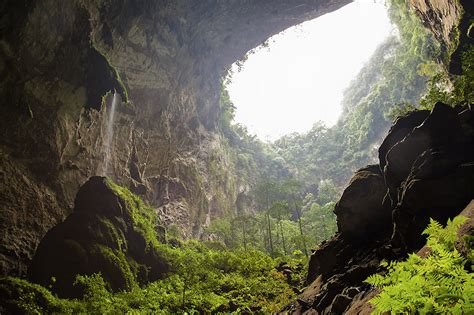 Inside Hang Son Doong - The Awesomer