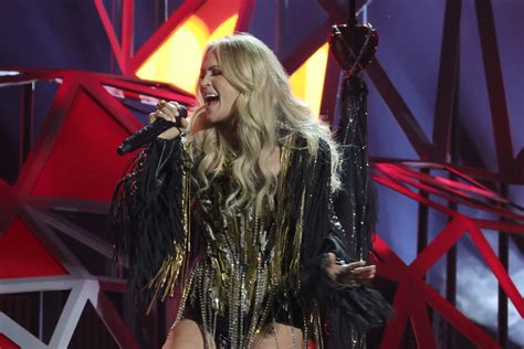 Carrie Underwood Stuns With 'Hate My Heart' at 2022 CMA Awards