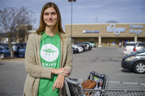 This Shipt Shopper Makes $17/Hour Delivering Groceries