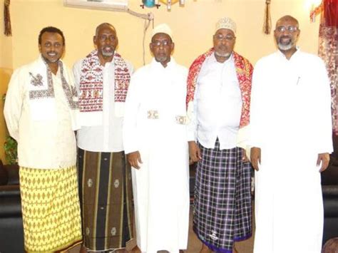 Traditional clothing of Somalia. Sarongs for men and virtuous attire ...