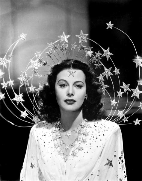 BOMBSHELL: THE HEDY LAMARR STORY - REVIEW - MovieHooker