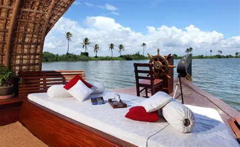 Houseboat Honeymoon Tour in Kerala | Kerala Houseboat Tour Package