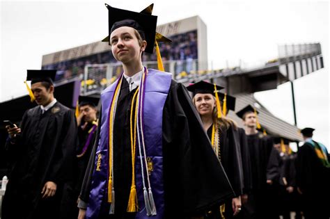 Record number of grads at UW's 139th Commencement Ceremony