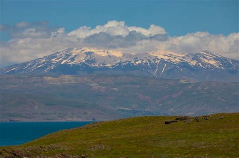 Premium Photo | Breathtaking view of mount ararat mount ararat the ...