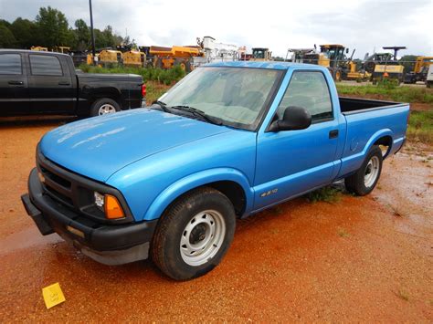 1995 CHEVROLET S10 Pickup Truck