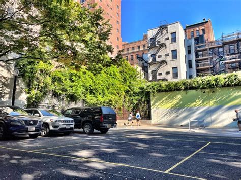 FDNY turned this Kips Bay playground into a parking lot. : r ...