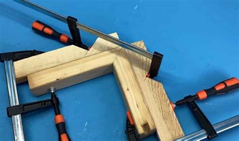 How to Use a Bar Clamp for Woodworking