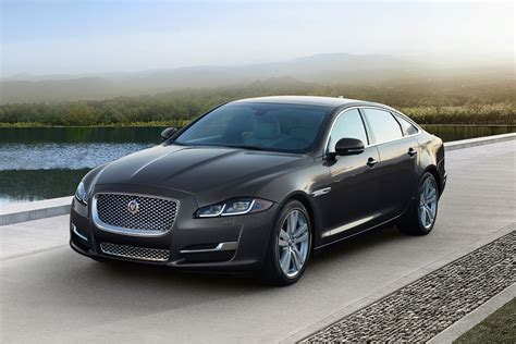 2017 Jaguar XJ Review & Ratings | Edmunds