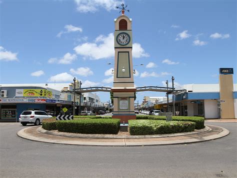 Ayr, QLD - Aussie Towns