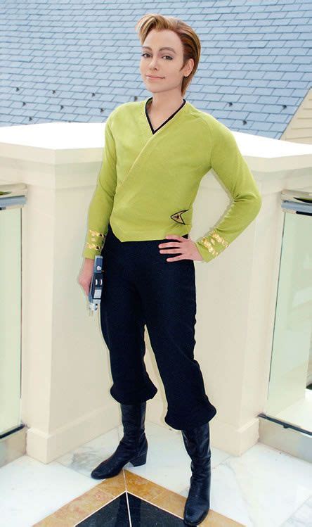 Star Trek Away Team Has Never Been This Stylish! Star Trek Cosplay, Male Cosplay, Best Cosplay ...