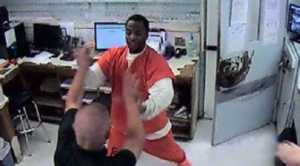 Inmate's escape from Walker County Jail caught on video | khou.com