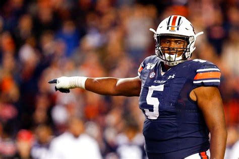 Auburn’s Derrick Brown only defender among 6 Outland Trophy ...