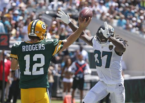 WATCH: Packers' Aaron Rodgers throws ridiculous touchdown pass - nj.com