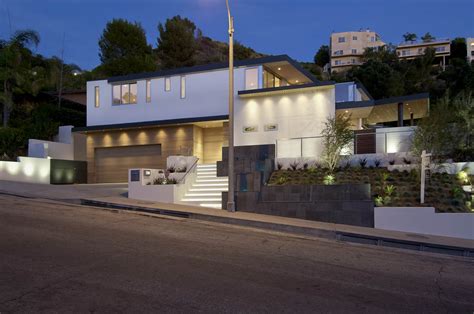 World of Architecture: Impressive Modern Home In Hollywood Hills ...