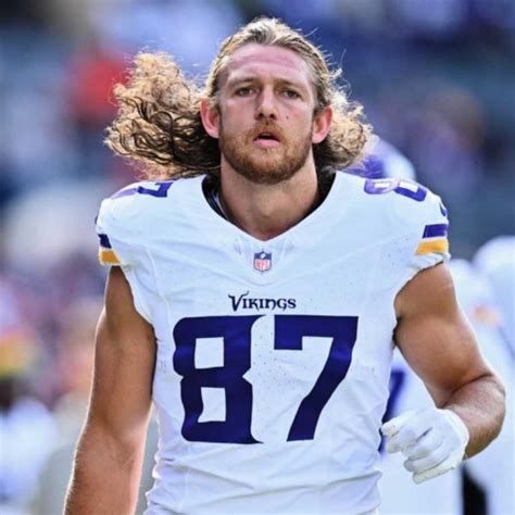 Vikings TE TJ Hockenson's Season Ended by Torn ACL and…