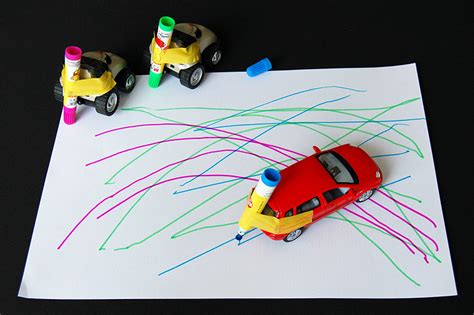 Zooming Pens | Kids' Crafts | Fun Craft Ideas | FirstPalette.com