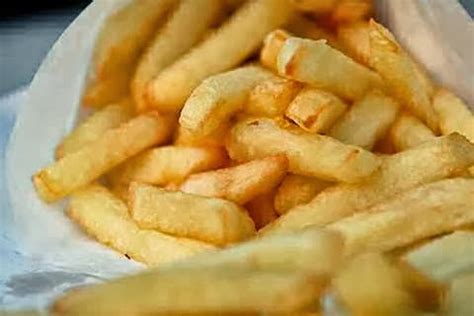 LEKKER RESEPTE VIR DIE JONGERGESLAG: CHIPS / SLAP TJIPS