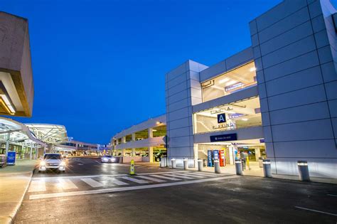 Dallas-Fort Worth International Airport Parking Structure - WGI