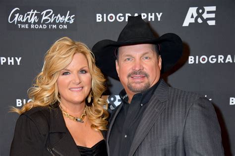 Garth Brooks Opens Up About Relationship With Wife Trisha Yearwood ...