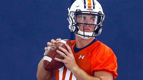 Malzahn names freshman Bo Nix Auburn's starting quarterback | Fox News