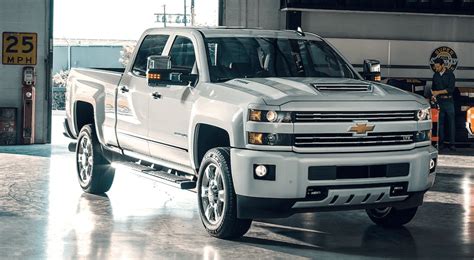 The 2018 Chevy Silverado 2500HD - The Behemoth That’s Ruling the 2018 Truck Market - AutoInfluence