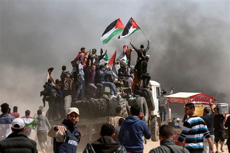 PHOTOS: Gazans Protest Again; Palestinian Officials Say 8 Killed By Israel | WSIU