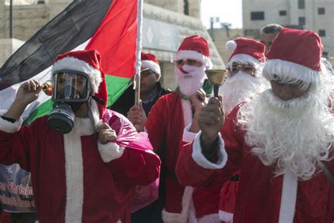 Photos: Santa Claus Protest in Bethlehem - 7iber | حبر