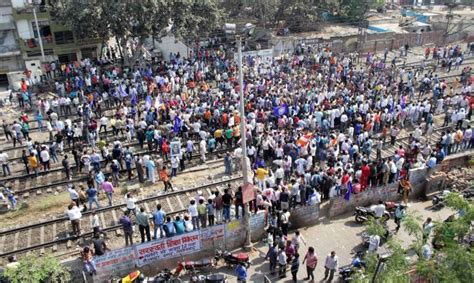 Dalit protests turn violent during Bharat bandh, 9 dead - Rediff.com India News