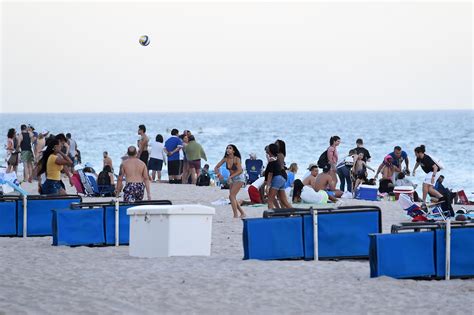 Florida parties on despite alarming surge in COVID-19 cases