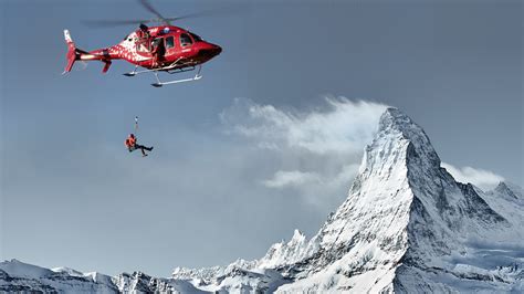 Air Zermatt – RESCUE AT 4,000 METRES | corpuls