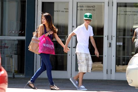 Selena-Gomez-and-Justin-Bieber-in-Toronto-June-1st-2011-