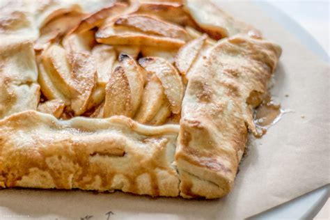 Easy Apple Crostata Recipe | A Quick Tart or Galette