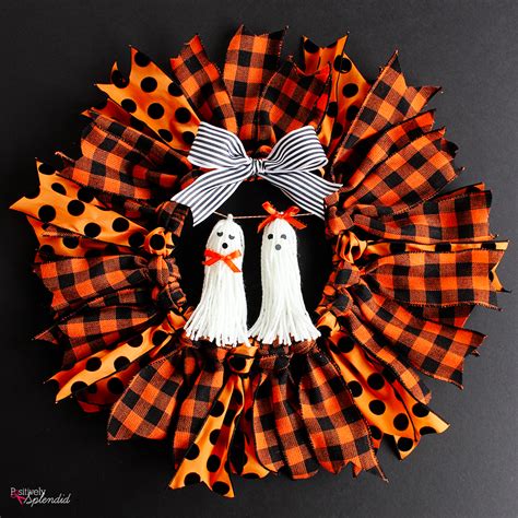 Halloween Ribbon Wreath - Positively Splendid {Crafts, Sewing, Recipes and Home Decor}