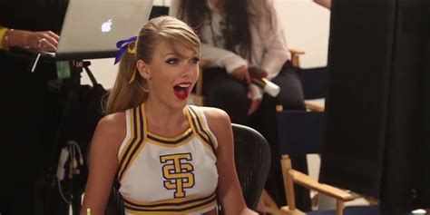 'Shake It Off' Outtakes Prove Taylor Swift Hates Running | HuffPost