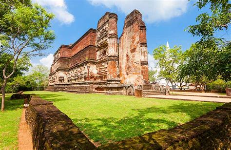 Palace of King Parakramabahu | Attractions in Polonnaruwa | Love Sri Lanka