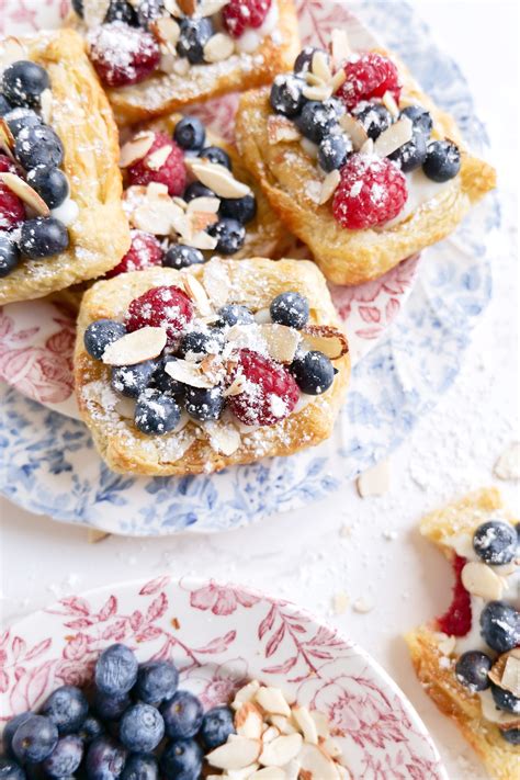 An Irresistible Treat: The Delicious Berry Custard Puff Pastry Tart ...